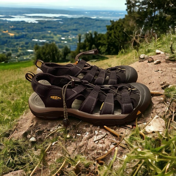 Keen Newport H2 Hiking Sandals Black Yellow Waterproof (1001907) Men’s Size 15 - Picture 2 of 7